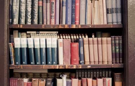 Curățenia de primăvară: lichidarea bibliotecii către un anticariat