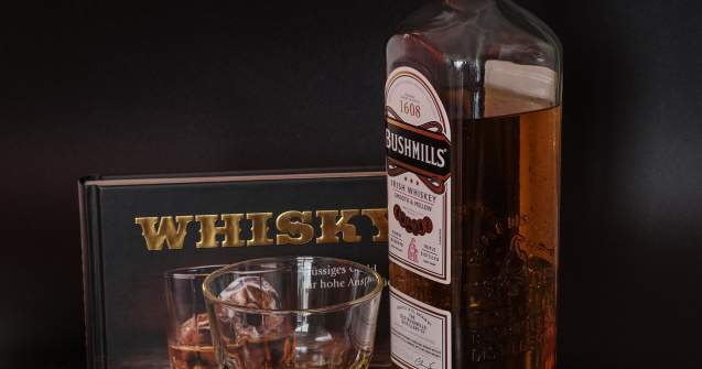 Sticlă de whisky scoțian de 50 de ani, vândută la licitație cu 37.000 de dolari