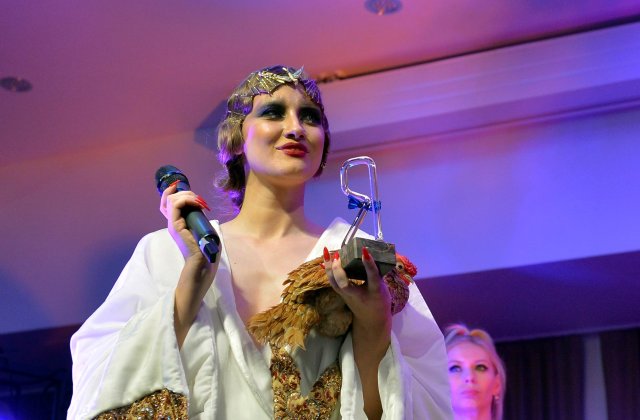 Iulia Albu &icirc;l atacă dur pe Selly: Nu, nu mai poți face nici politică, nici morală!