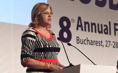 Corina Crețu: Suntem la un...