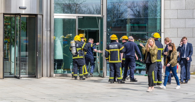 Alertă la un magazin Metro! Mai multe persoane au fost evacuate de urgență