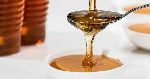5 beneficii pe care ți le oferă mierea de Manuka