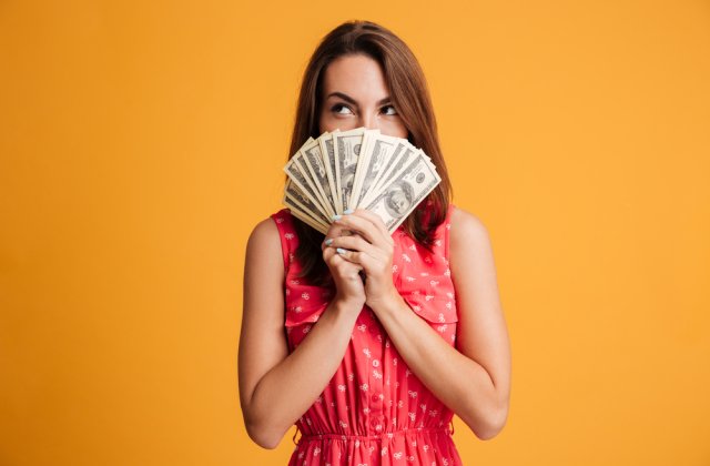 Probleme cu banii? 3 sfaturi pentru a-ți gestiona mai bine cheltuielile