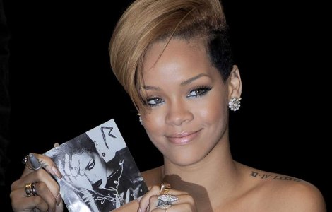 Rihanna si-a angajat designer de bikini