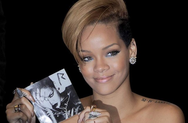 Rihanna si-a angajat designer de bikini