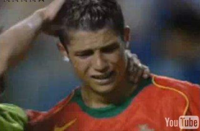 Cei mai plangaciosi fotbalisti