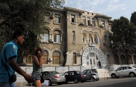 Maternitatea Giulesti nu are bani de daune