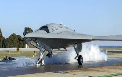 Un avion fara pilot a apuntat pentru prima data pe un portavion american