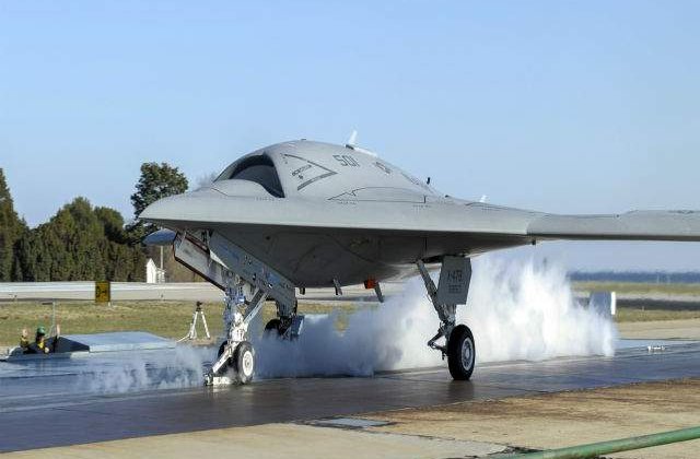 Un avion fara pilot a apuntat pentru prima data pe un portavion american