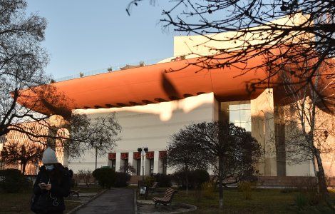 Teatrul Naţional din București își suspendă activitatea timp de 14 zile