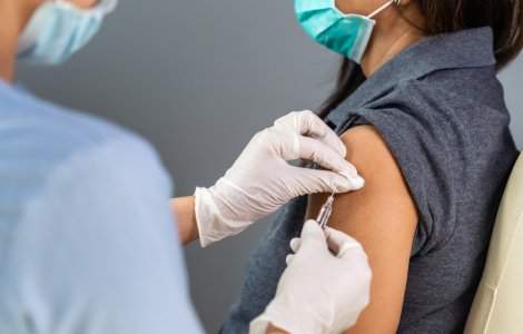 74 de centre de vaccinare vor fi deschise în municipiile cu o incidență peste 4,5