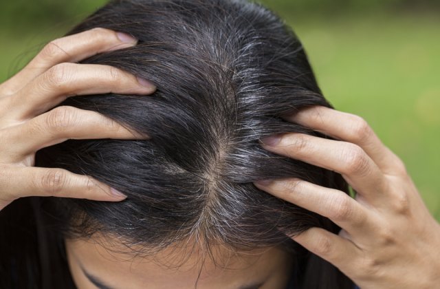 Scapă de părul alb: 10 remedii care ar putea trata și preveni apariția părul cărunt