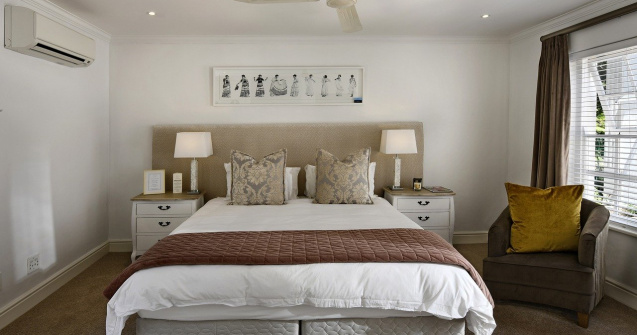  Top  4 motive pentru a încerca să dormi pe podea