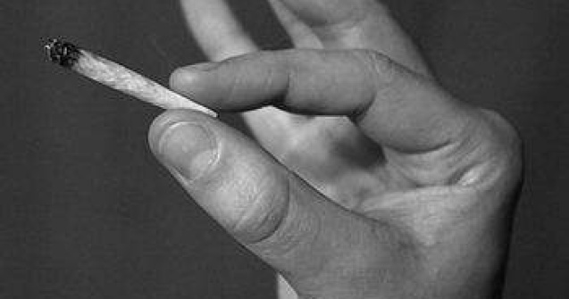 500.000 mii de tineri romani consuma substante halucinogene