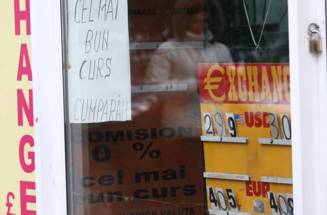 Leul castiga teren: 4,11 lei/euro, nou maxim al ultimului an