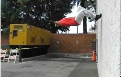  Video  Aung Zaw Oo sfideaza legile fizicii