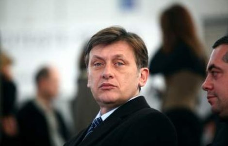 Antonescu nu exclude o alianta la nivel national cu PSD