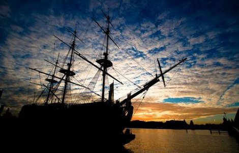 Razboi intre piratii somalezi pentru banii obtinuti din rascumpararea unui vas