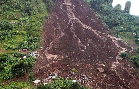 Fetesti: Pompier mort sub un mal de pamant