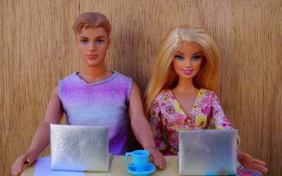 Păpușa Ken a împlinit 60 de...