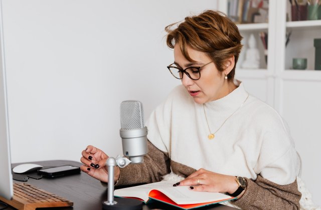 2 motive pentru care ne auzim propria voce în mod diferit