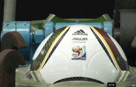  Video  Cum se fabrica mingile FIFA World Cup 2010?