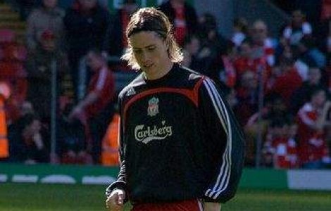 Fernando Torres, operat cu succes la un spital din Barcelona