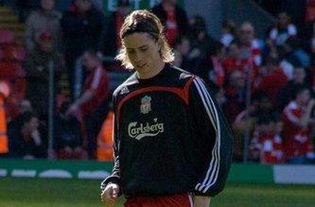 Fernando Torres, operat cu succes la un spital din Barcelona