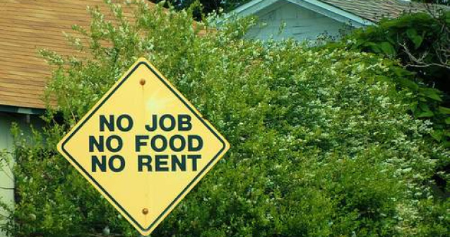 Zeci de mii de angajati din sectorul privat ar putea fi disponibilizati in februarie