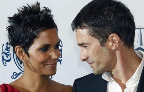 Halle Berry si Olivier Martinez s-au casatorit