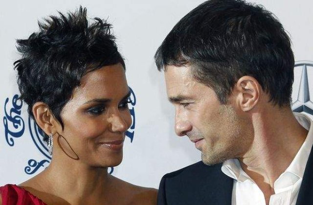 Halle Berry si Olivier Martinez s-au casatorit