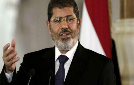 Mii de manifestanti s-au adunat la Istanbul sa-l sustina pe Morsi