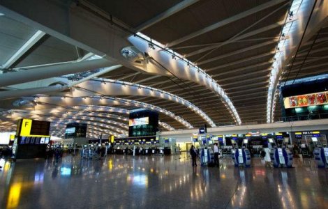 Primarul Londrei vrea sa inchida aeroportul Heathrow