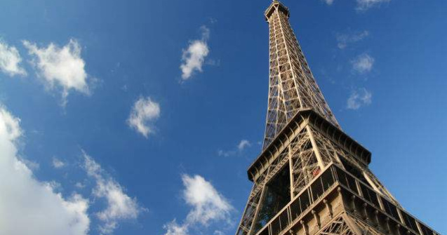 Turnul Eiffel poate fi vizitat prin intermediul internetului