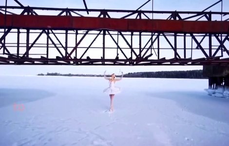 VIDEO: O balerină din Rusia a interpretat „Lacul Lebedelor” pe gheaţă
