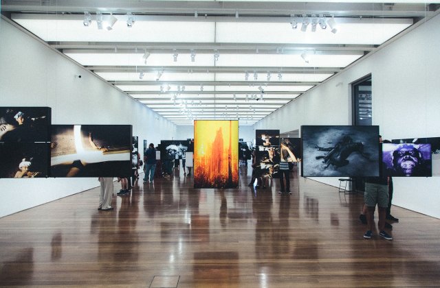 Expoziție de fotografie despre istoria Capitalei la Biblioteca Metropolitană