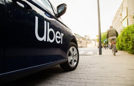 Șoferii Uber din Anglia vor beneficia de salariu minim și concedii plătite