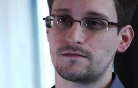Snowden a cerut oficial azil politic provizoriu in Rusia