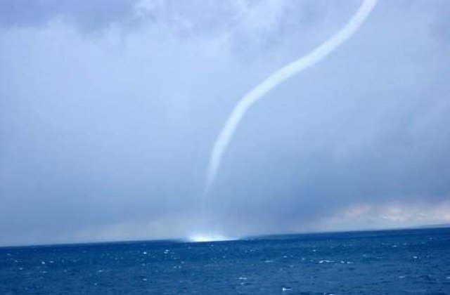 [VIDEO] Tornadele "si-au facut de cap" in Vama Veche
