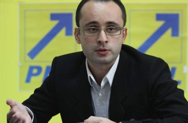 Busoi: Pana la sfarsitul anului vor fi 7,5 mil. de carduri de sanatate