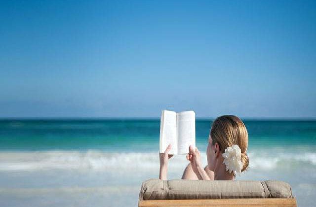 Prima biblioteca pe plaja din Europa, amenajata in Bulgaria