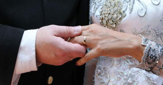 Record: Cuplul care s-a casatorit de 106 ori