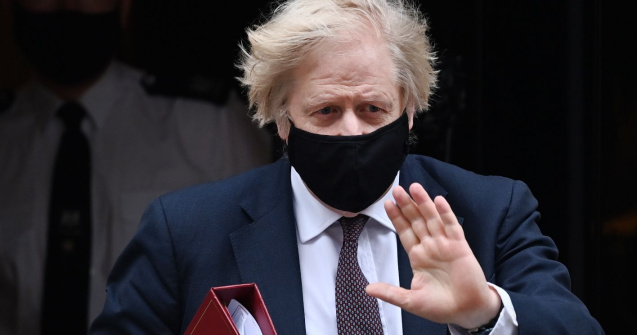 Boris Johnson se va vaccina astăzi cu serul de la AstraZeneca