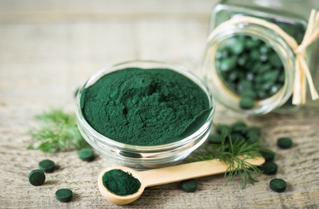 Alga minune pentru sănătatea ta: 3 beneficii ale consumului de spirulină