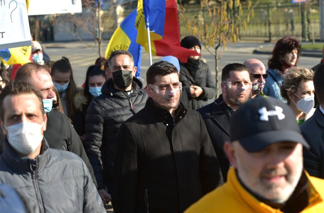 Parlamentarii AUR vor protesta în fața Ministerului Energiei. „Oamenii nu mai au încălzire”
