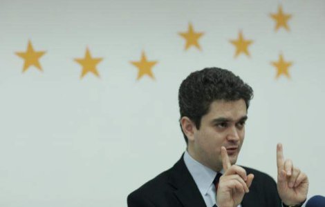 Paleologu: Femeile au sanse mici sa supravietuiasca in politica din cauza badaraniei barbatilor