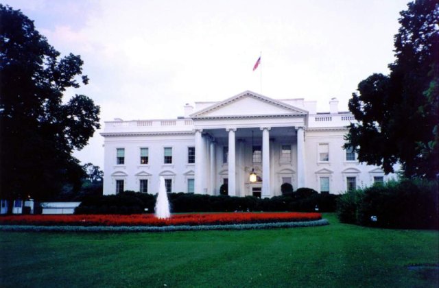 Urmarile crizei: Valoarea Casei Albe a scazut cu 5,1%