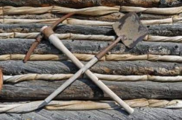 [UPDATE] Peste o mie de ortaci de la trei mine sunt blocati in subteran