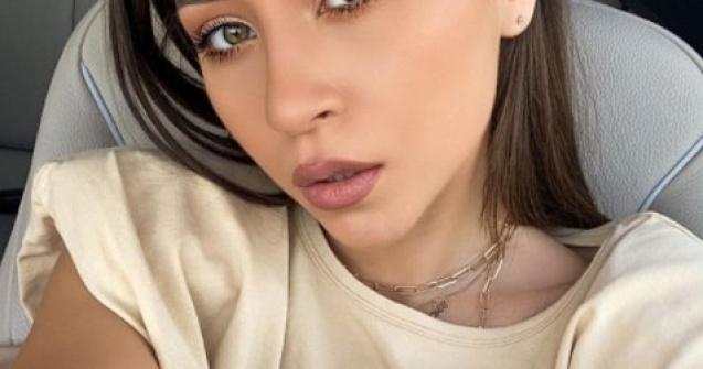 Clipe de groază pentru Nicole Cherry. Cântăreața a rămas blocată în lift