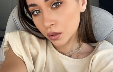 Clipe de groază pentru Nicole Cherry. Cântăreața a rămas blocată în lift